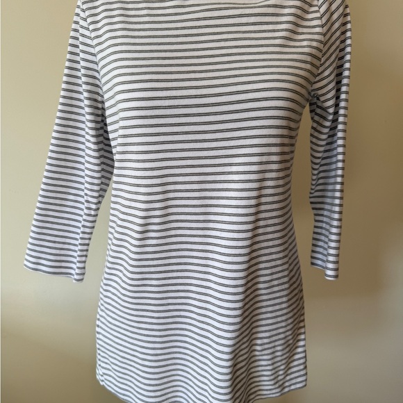 Eddie Bauer women’s set of 4 large shirts - Picture 9 of 15